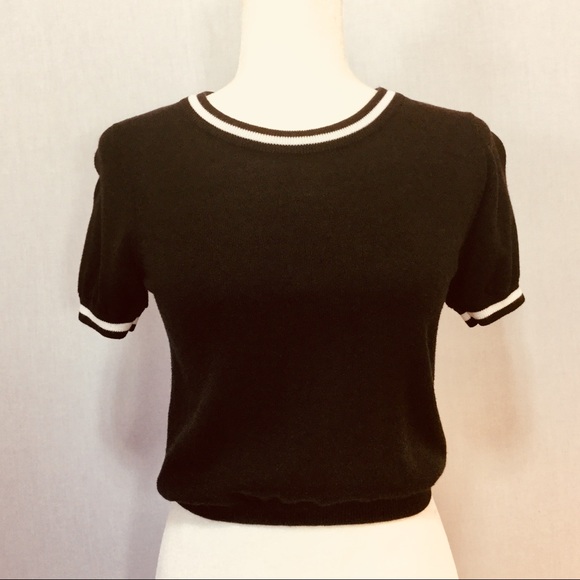 Brandy Melville Tops - Brandy Melville Cropped 90’s Style Top